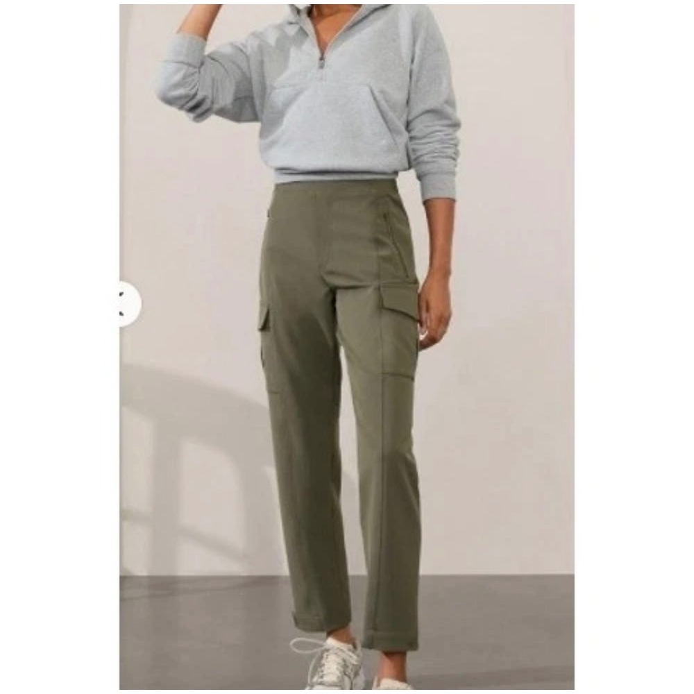 Athleta Endless Cargo High Rise Jogger Pant Size 6 Olive Green Travel Work